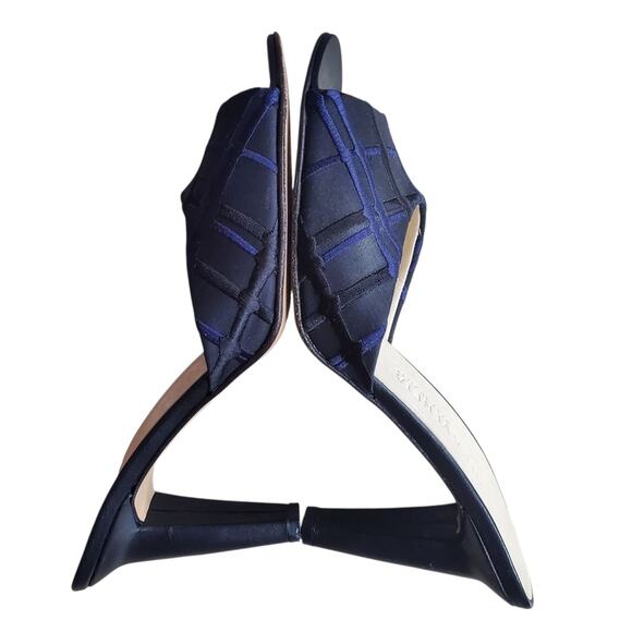 Bottega Veneta Vintage Navy Embroidered Mule Sandals (6.5 B) - Picture 5 of 8
